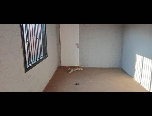 2 BEDROOM HOUSE FOR SALE IN THULANI